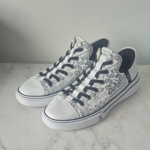 Skechers & Snoop Dogg White and Black Paisley Sneakers. Size 11